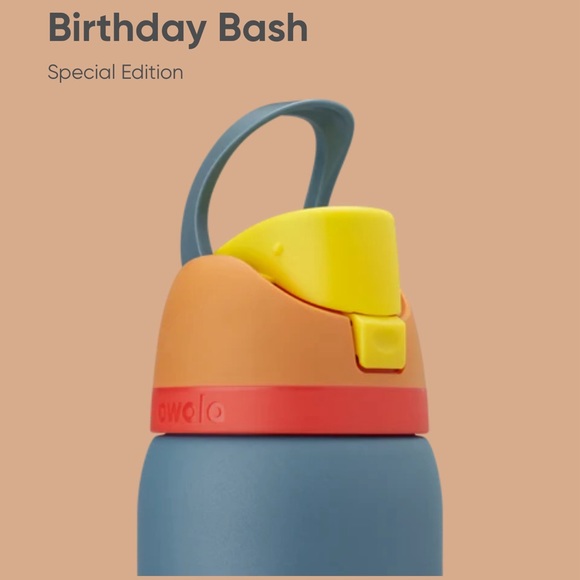 Owala Birthday Bash Dream On 32 oz Freesip - IN HAND - Picture 6 of 9